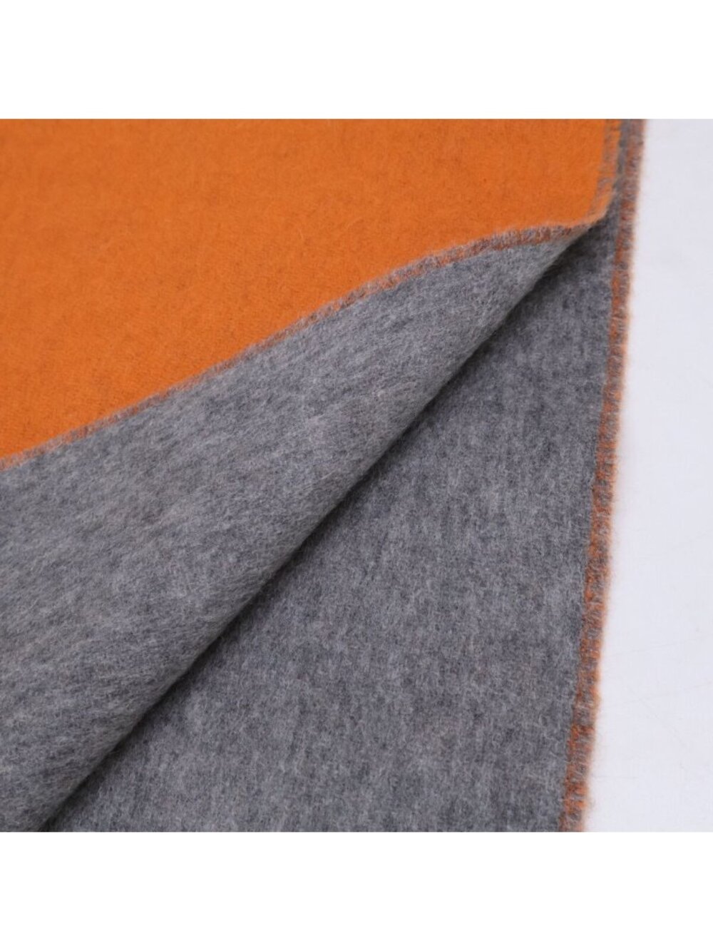 Hermes Logo Embroidery Cashmere Bicolor Fringe Scarf - Picture 5 of 7